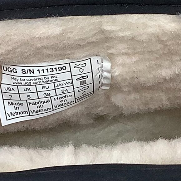 NWOT UGG Women's Classic Clear Mini Boots 7 sherpa cream - Picture 6 of 7